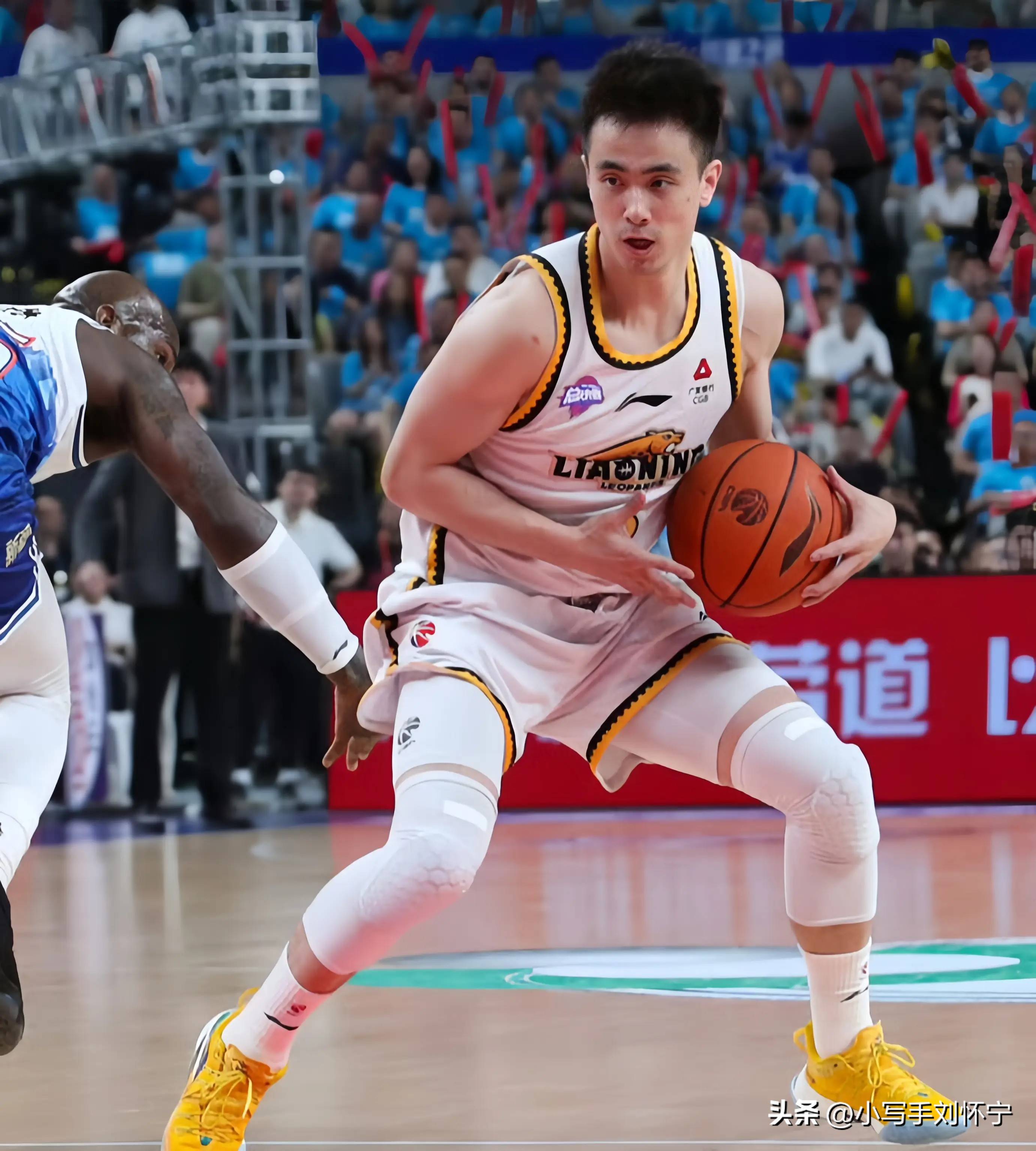 包含刚刚！今晚多特蒙德再遭质疑纽卡斯尔回应争议备战CBA常规赛，清晨广州队内部沟通——国王杯节点到来的词条