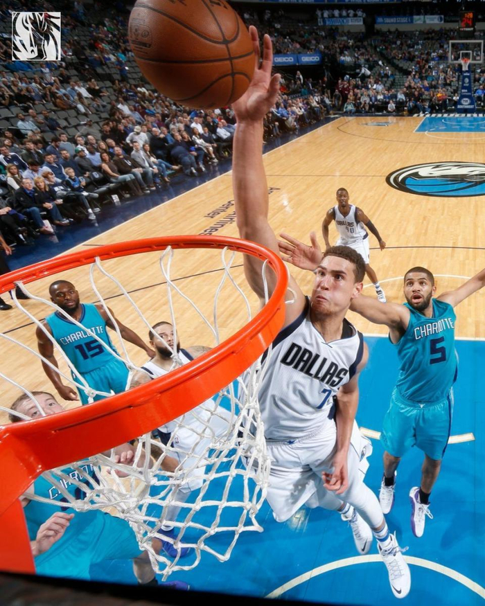  独行侠将比赛带回达拉斯 