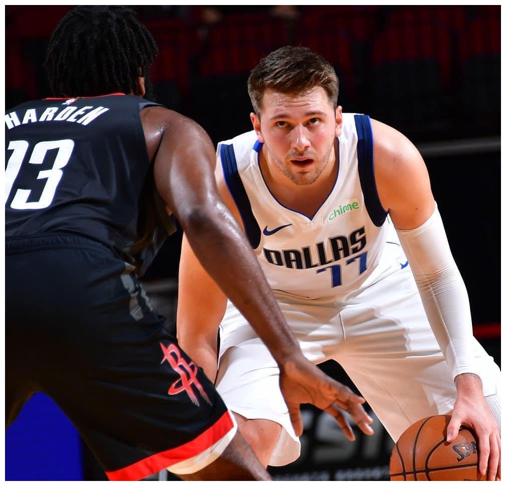  独行侠将比赛带回达拉斯 