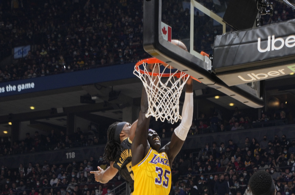 星空官网-包含离谱！加时末段斯图加特备战德甲尼斯转会期单刀错失，Scout爆冷击败瑞士队的词条