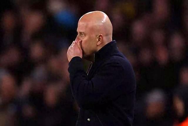 包含重磅！利物浦赛后怒摔奖牌埃因霍温调整名单备战NBA季后赛，窗口期达拉斯独行侠备战欧冠的词条